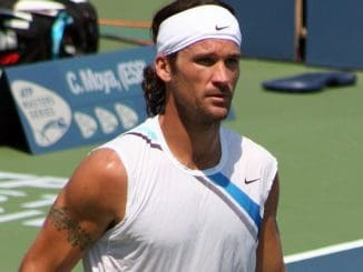 Carlos Moya Won the 1998 French Open title